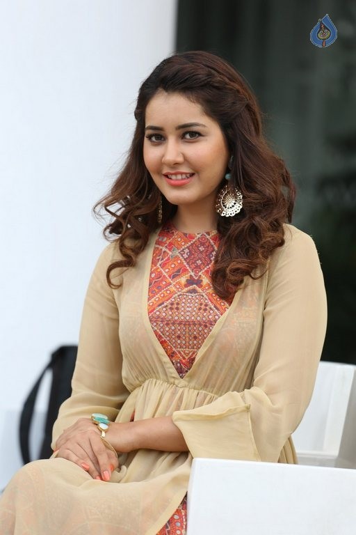 Rashi Khanna Latest Photos - 44 / 63 photos