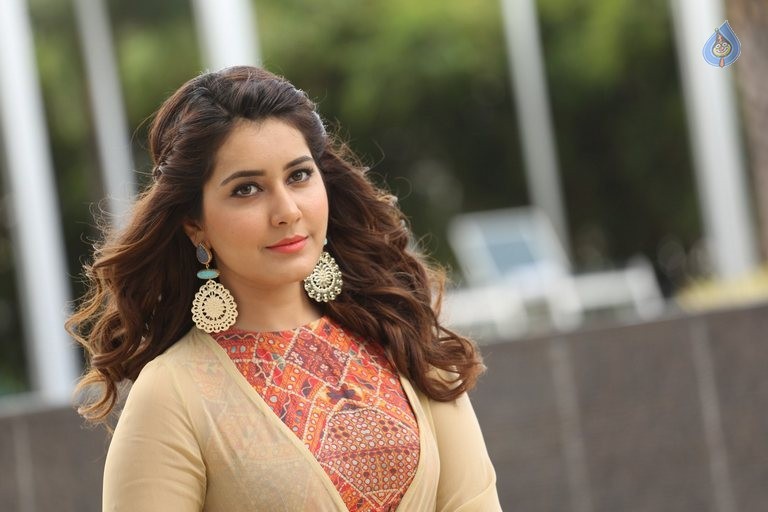 Rashi Khanna Latest Photos - 46 / 63 photos