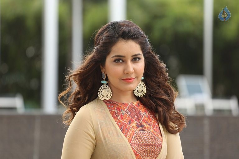 Rashi Khanna Latest Photos - 48 / 63 photos