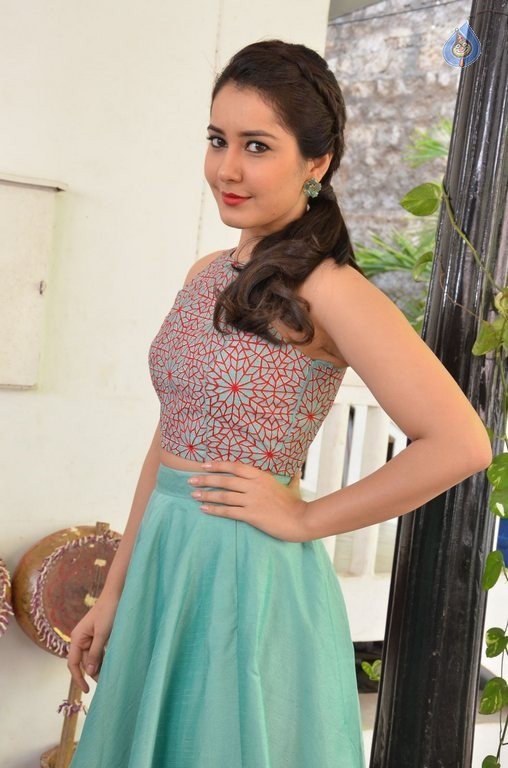 Rashi Khanna New Photos - 55 / 82 photos