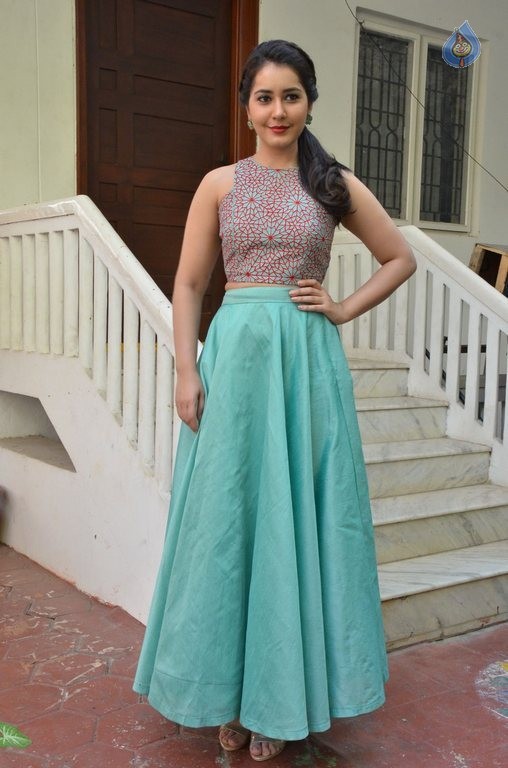 Rashi Khanna New Photos - 67 / 82 photos