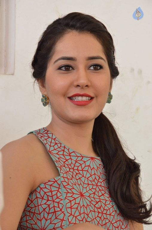 Rashi Khanna New Photos - 71 / 82 photos