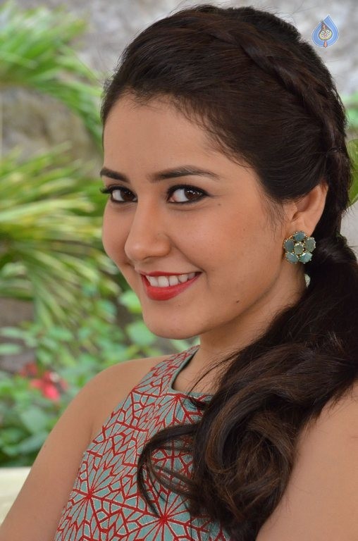 Rashi Khanna New Photos - 75 / 82 photos