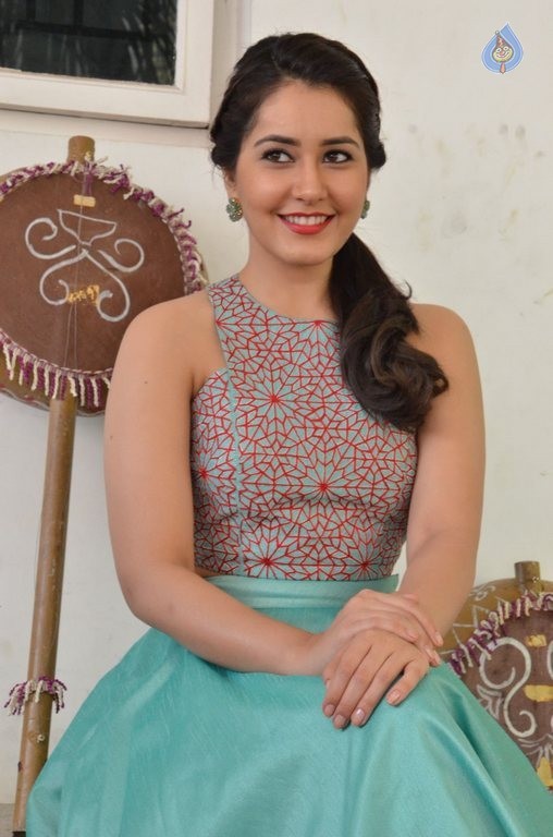 Rashi Khanna New Photos - 76 / 82 photos