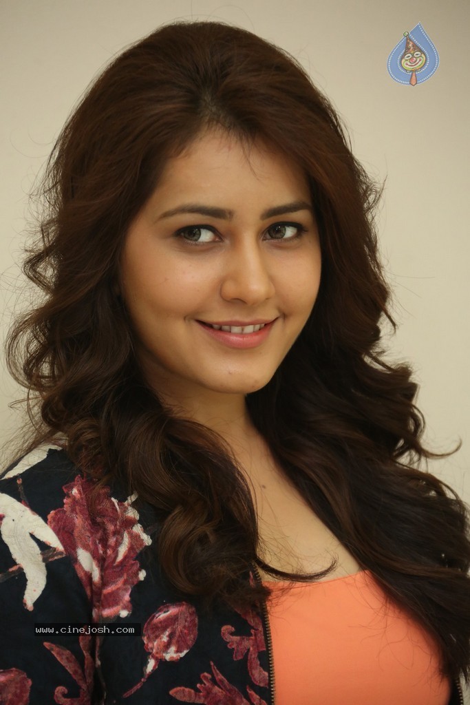 Rashi Khanna New Stills - 13 / 145 photos