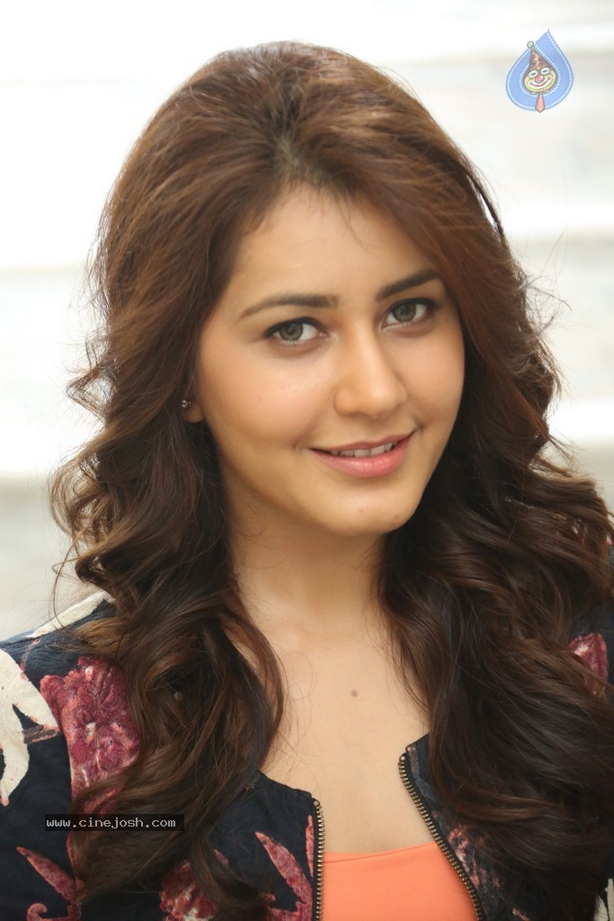 Rashi Khanna New Stills - 20 / 145 photos