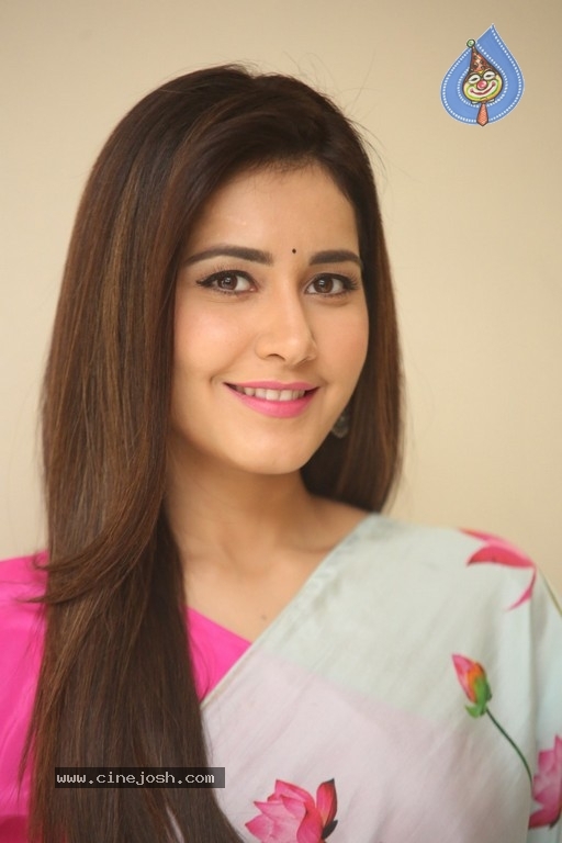 Rashi Khanna Pictures - 6 / 39 photos