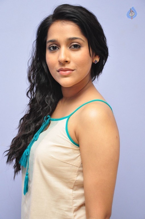 Rashmi Gautam Images - 2 / 39 photos