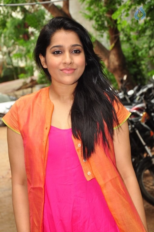 Actress Rashmi Gautam gallery - Gethu Cinema | Actress without makeup,  Actress hairstyles, Actresses