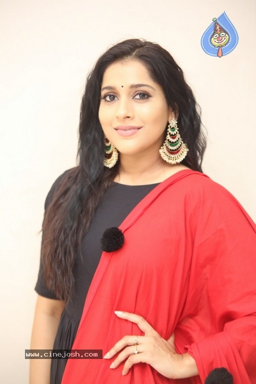 Rashmi Gautam Photos - 25 / 35 photos