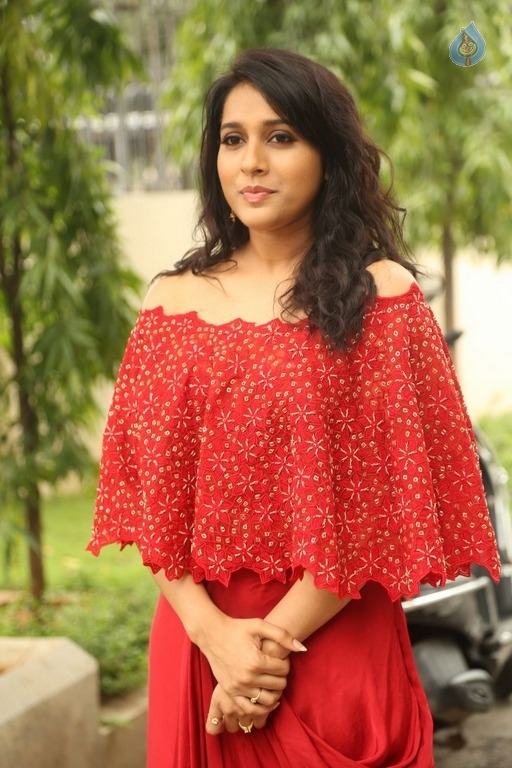 Rashmi Gautam Photos - 6 / 21 photos