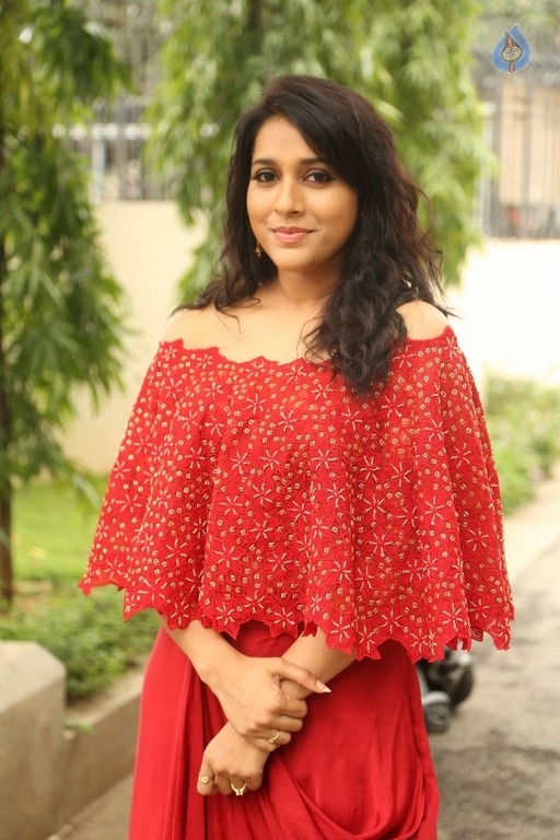 Rashmi Gautam Photos - 20 / 21 photos