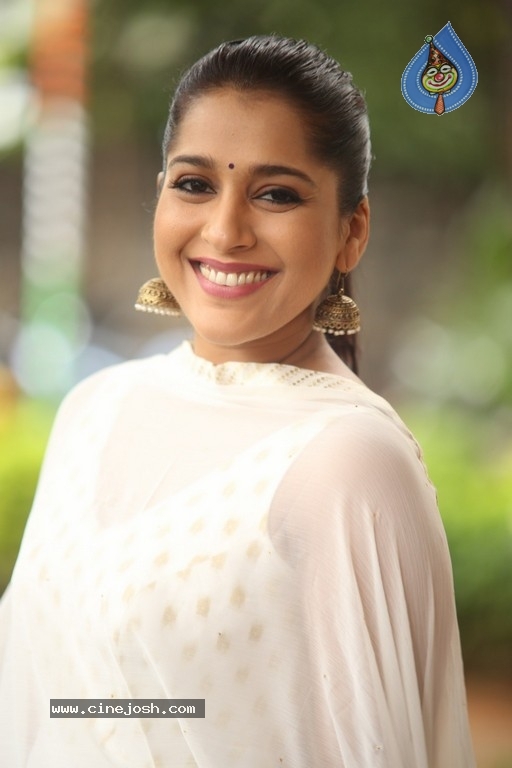 Rashmi Gautam Pics - 5 / 27 photos