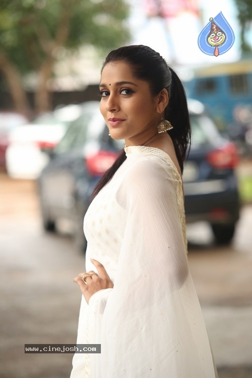 Rashmi Gautam Pics - 6 / 27 photos