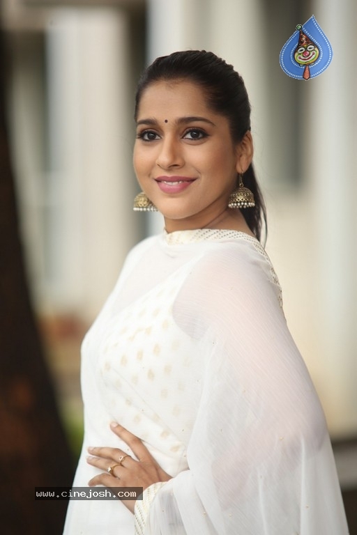 Rashmi Gautam Pics - 7 / 27 photos