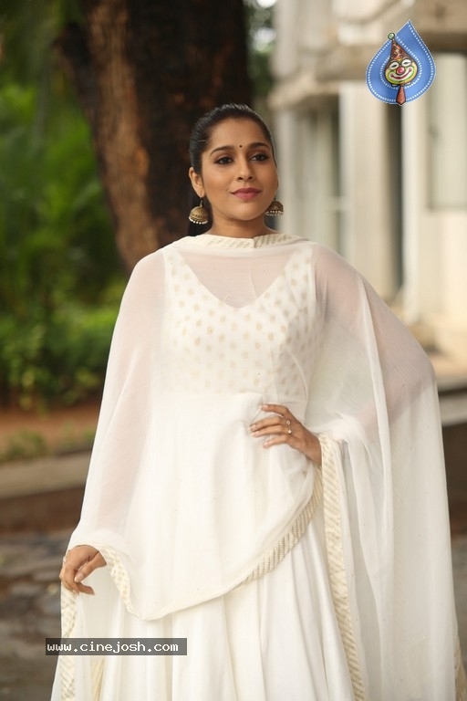 Rashmi Gautam Pics - 11 / 27 photos