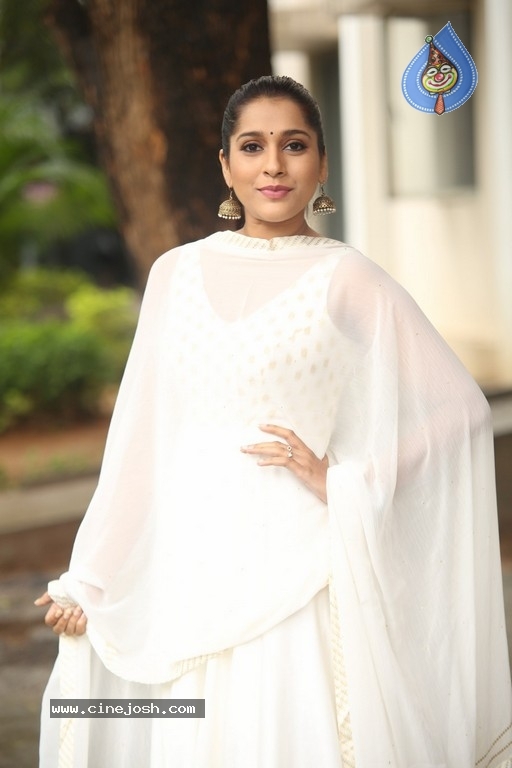 Rashmi Gautam Pics - 17 / 27 photos