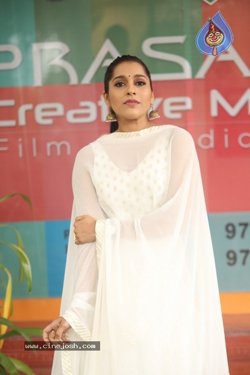 Rashmi Gautam Pics - 24 / 27 photos