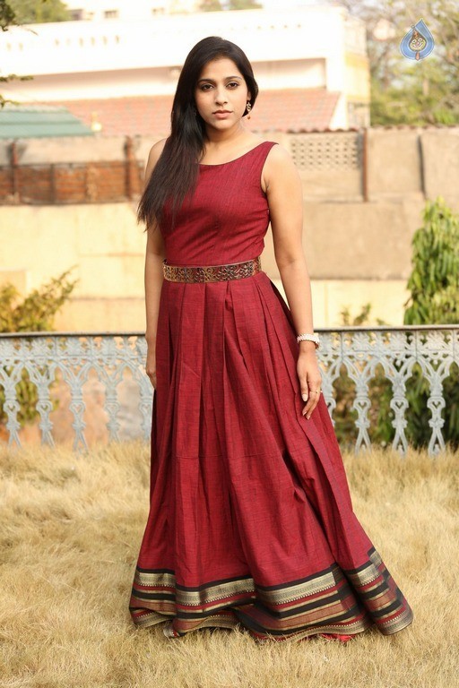 Rashmi New Stills - 28 / 63 photos