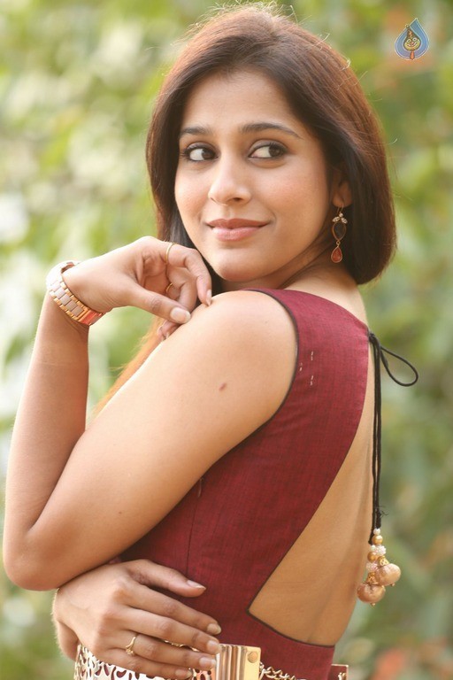 Rashmi New Stills - 31 / 63 photos