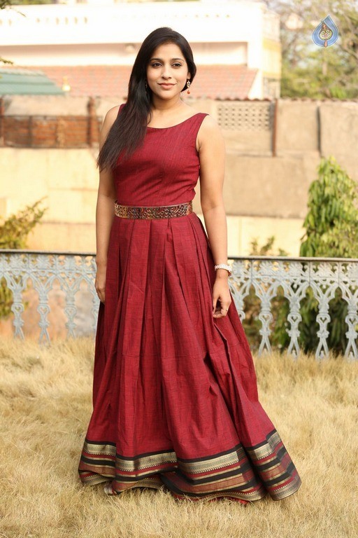 Rashmi New Stills - 35 / 63 photos