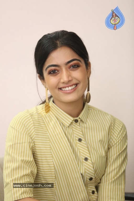 Rashmika Mandanna Pics - 4 / 40 photos