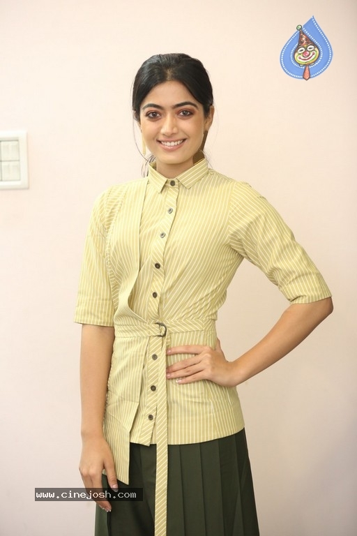 Rashmika Mandanna Pics - 17 / 40 photos