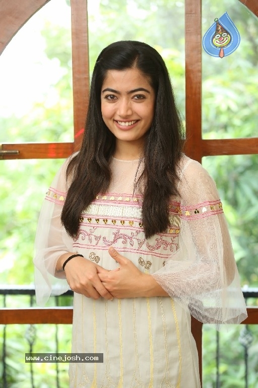 Rashmika Mandanna Pics - 8 / 21 photos