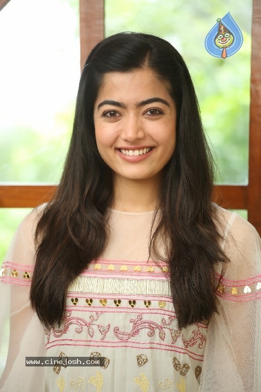 Rashmika Mandanna Pics - 10 / 21 photos