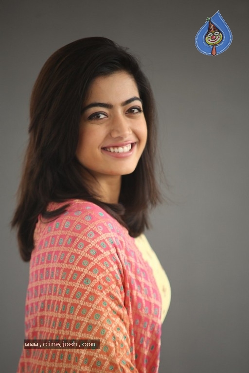 Rashmika Mandanna Pictures - 17 / 41 photos