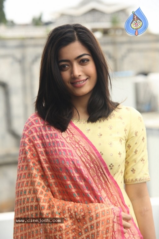 Rashmika Mandanna Pictures - 19 / 41 photos