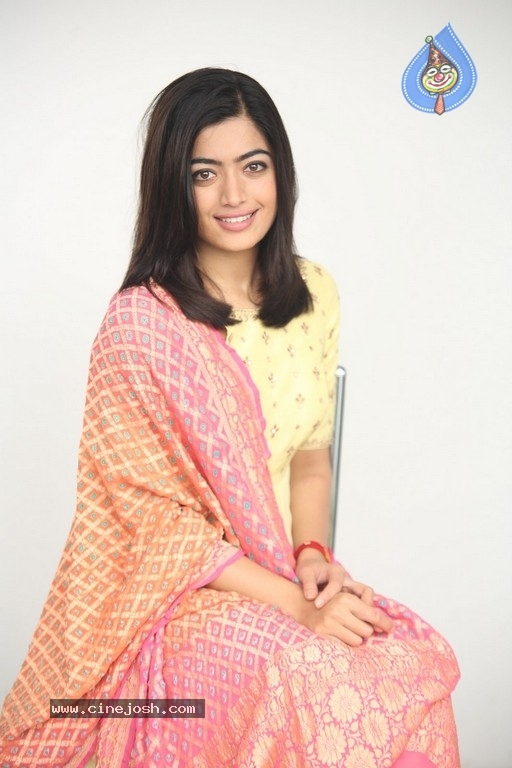 Rashmika Mandanna Pictures - 22 / 41 photos