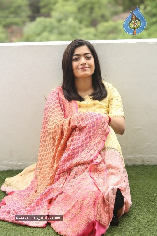 Rashmika Mandanna Pictures - 23 / 41 photos