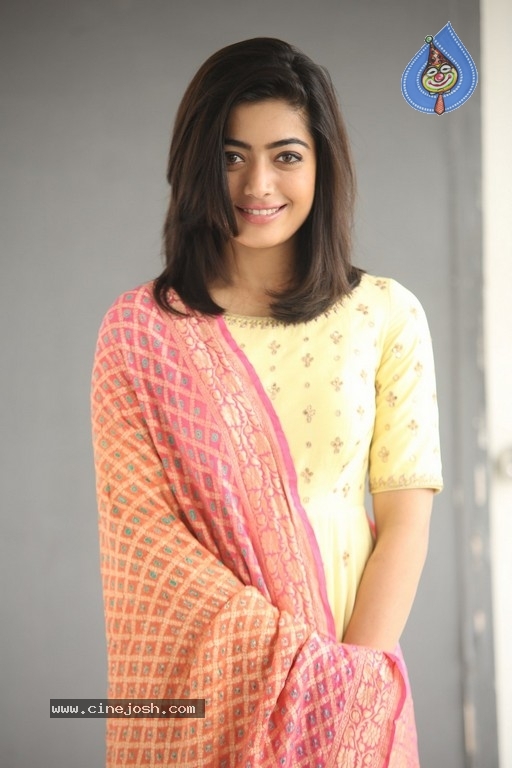 Rashmika Mandanna Pictures - 27 / 41 photos