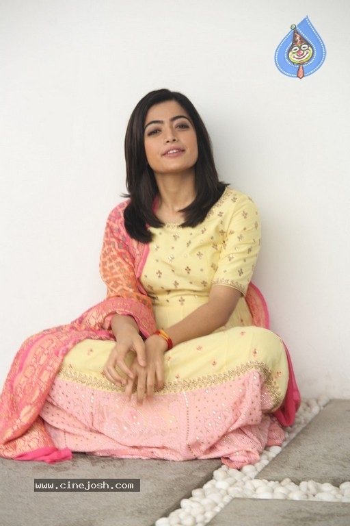 Rashmika Mandanna Pictures - 28 / 41 photos