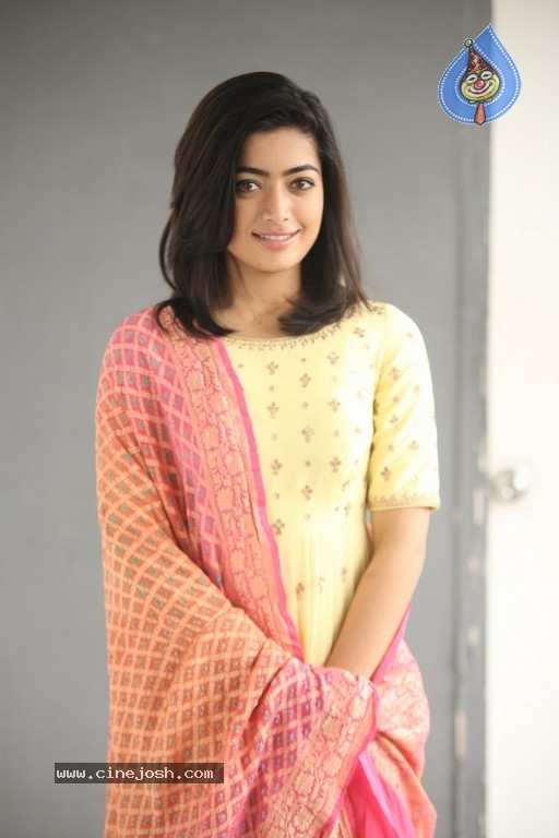 Rashmika Mandanna Pictures - 30 / 41 photos