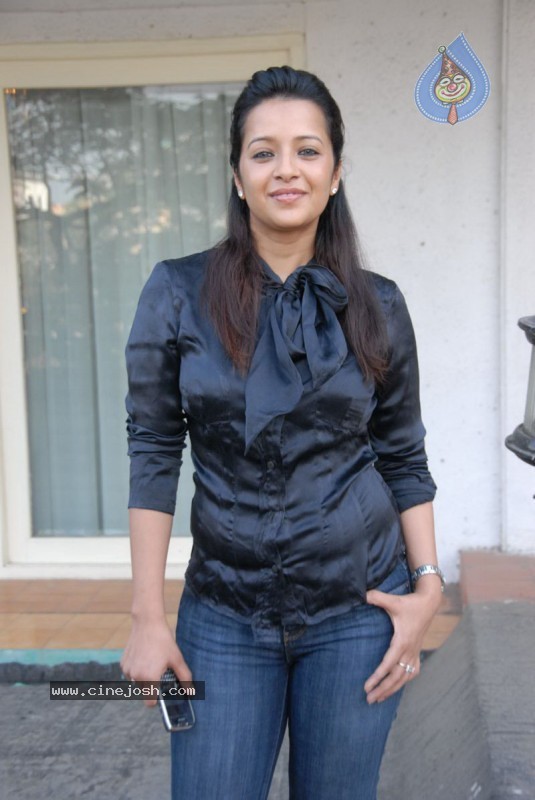 Reema Sen Stills - 12 / 69 photos