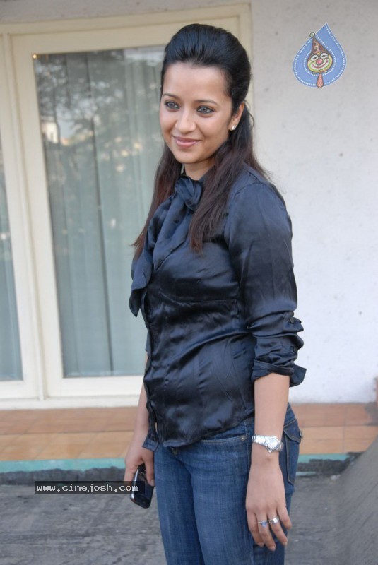 Reema Sen Stills - 39 / 69 photos