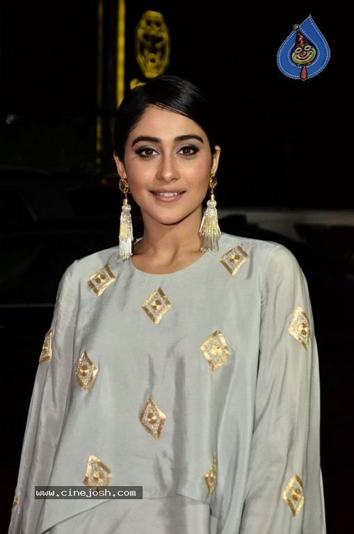 Regina Cassandra Gallery - 45 / 63 photos