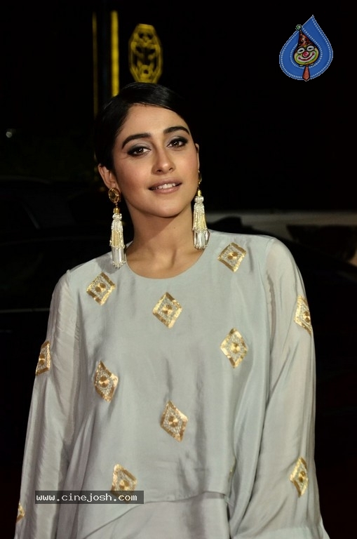 Regina Cassandra Gallery - 56 / 63 photos