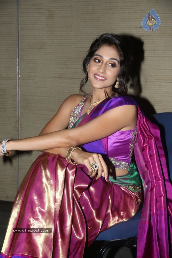 Regina Cassandra Gallery - 41 / 157 photos