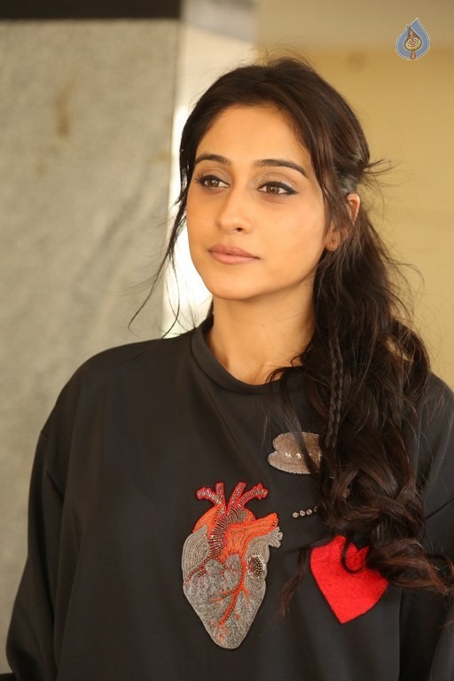 Regina Cassandra Photos - Photo 34 of 59