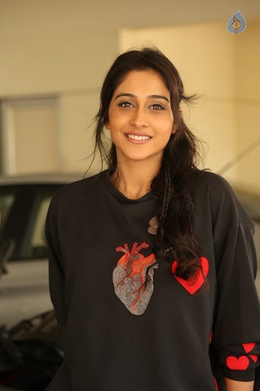 Regina Cassandra Photos - 38 / 59 photos