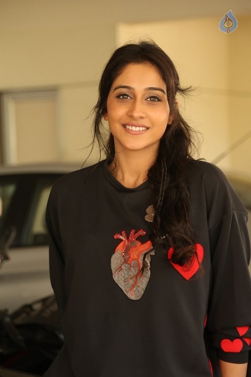 Regina Cassandra Photos - 40 / 59 photos