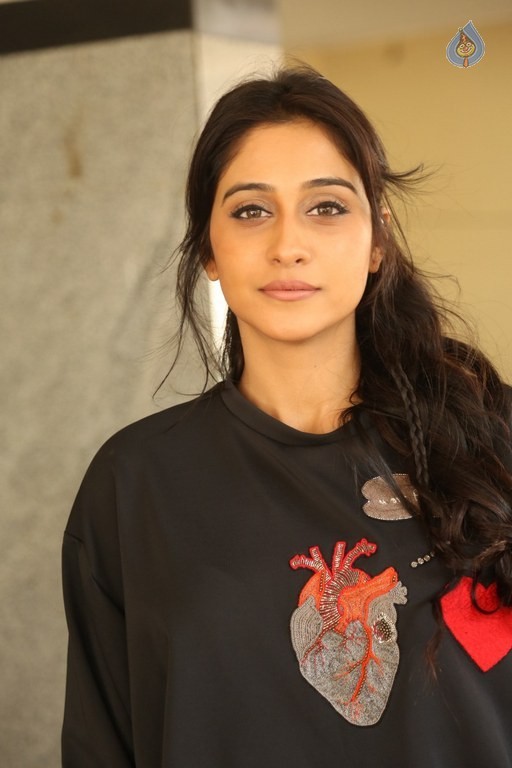 Regina Cassandra Photos - 54 / 59 photos