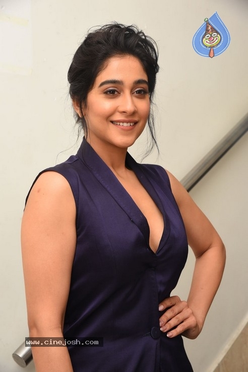 Regina Cassandra Photos - 22 / 42 photos