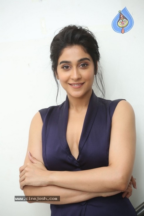 Regina Cassandra Photos - 26 / 42 photos