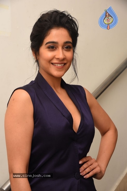 Regina Cassandra Photos - 27 / 42 photos