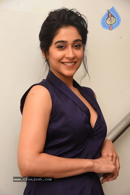 Regina Cassandra Photos - 37 / 42 photos