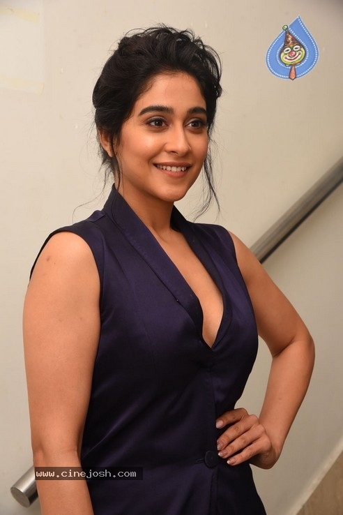 Regina Cassandra Photos - 38 / 42 photos